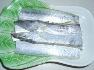 普宁豆酱烧带鱼的做法步骤：2