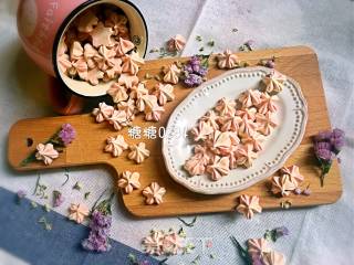 樱花蛋白糖的做法