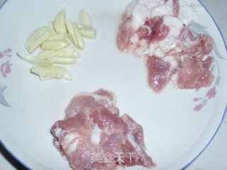 上海青炒肉的做法步骤：2