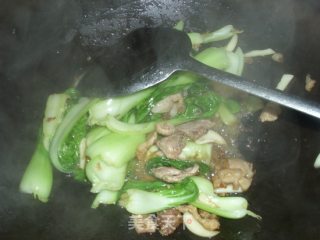 上海青炒肉的做法步骤：7