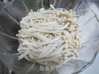 炝拌金针菇的做法步骤：3