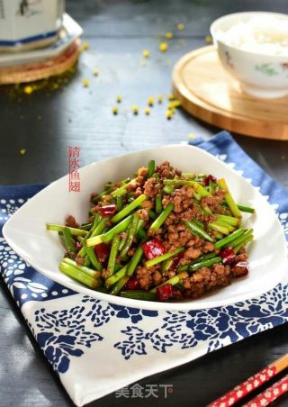 肉末炒蒜薹的做法