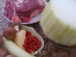 温暖你的胃——大棒骨冬瓜汤的做法步骤：1