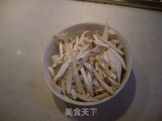 素炒三菇的做法步骤：1
