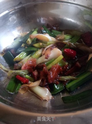 蒜苗炒腊肉的做法