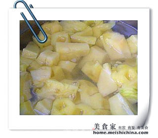 冰糖菠萝的做法步骤：4