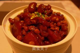 花生炖猪手的做法