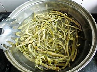 笋干红烧肉的做法步骤：2