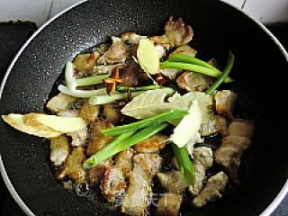 笋干红烧肉的做法步骤：5