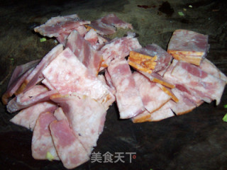 培根彩椒炒蘑菇的做法步骤：3