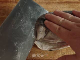 油淋黑头鱼的做法步骤：2