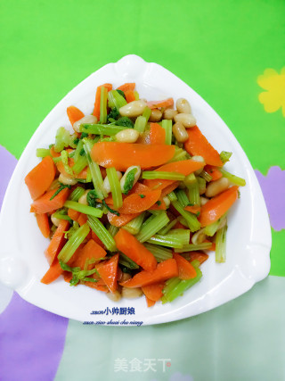 凉拌小菜凉拌芹菜胡萝卜的做法