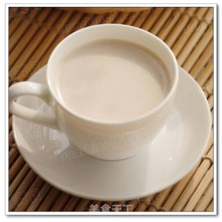 寒风渐起时为家人送一份浓浓的温暖------------香草奶茶的做法步骤：10