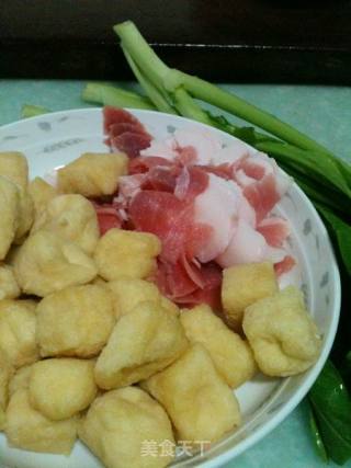 小蔬肉片汤的做法步骤：1