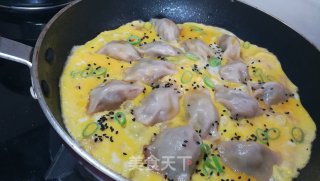 抱蛋煎饺的做法