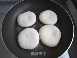 家常猪肉洋葱馅饼的做法步骤：9
