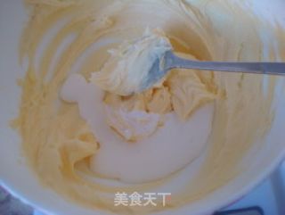 越嚼越香回味无穷——芝麻杏仁小饼干的做法步骤：2