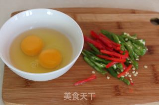 辣椒炒鸡蛋的做法步骤：2
