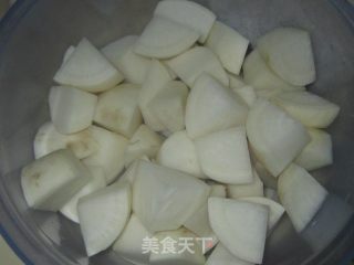 红烧白萝卜的做法步骤：1
