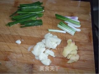 美味姜葱炒海钉螺的做法步骤：3