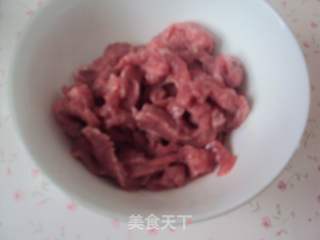 竹笋泡椒炒牛肉的做法步骤：3