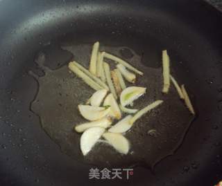 竹笋泡椒炒牛肉的做法步骤：5