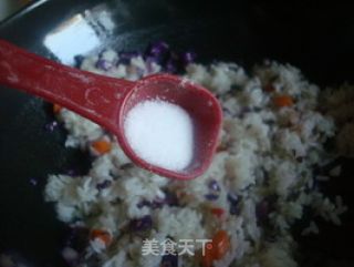 香喷喷的五彩炒饭的做法步骤：6
