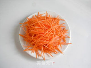 家常小炒—碧玉炒银芽的做法步骤：2
