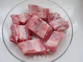开胃菜——酸梅蒸排骨的做法步骤：1