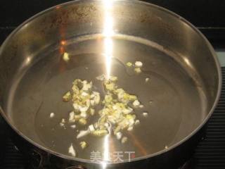 方香肠炒花菜的做法步骤：2