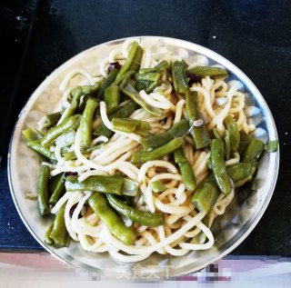 豆角炒面条的做法