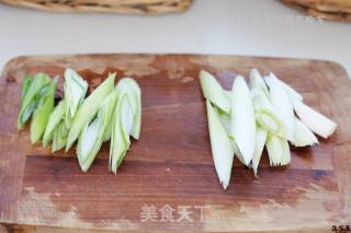 葱爆肥牛的做法步骤：2