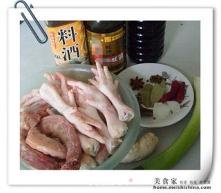 香辣鸡脖凤爪的做法步骤：1