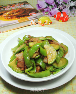 尖椒五花肉炒西葫芦的做法