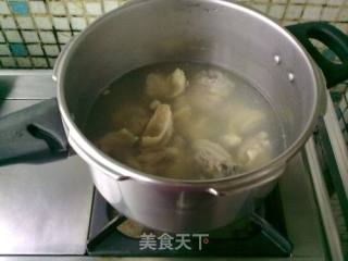 苹果烧鸡腿的做法步骤：4