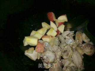 苹果烧鸡腿的做法步骤：7