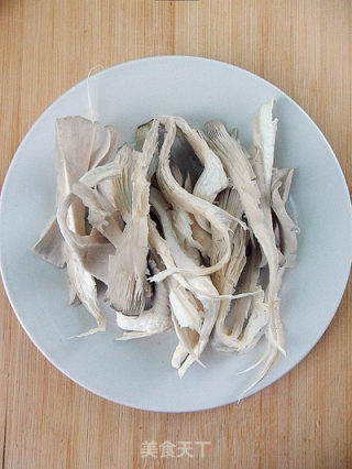 【家常菜】蚝油平菇 （5分钟快手菜）的做法步骤：3