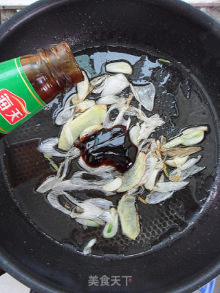 【家常菜】蚝油平菇 （5分钟快手菜）的做法步骤：5