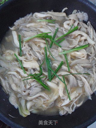 【家常菜】蚝油平菇 （5分钟快手菜）的做法步骤：8