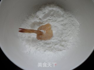 很讨小朋友喜欢的——黄金凤尾虾球的做法步骤：6