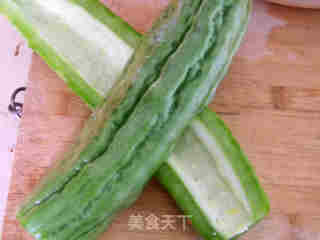 凉瓜炒肉的做法步骤：1