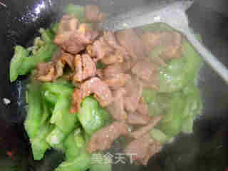 凉瓜炒肉的做法步骤：9