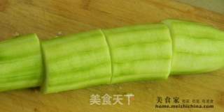 香菇丝瓜肉丸汤的做法步骤：1