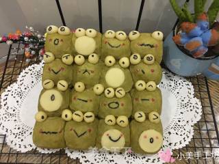青蛙合唱团小面包的做法