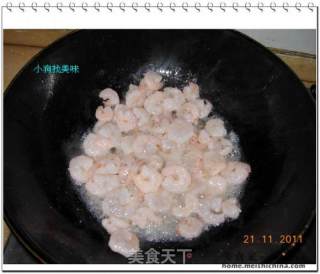 玉米炒虾仁的做法步骤：2