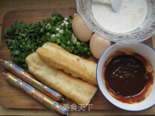 超人气街边小吃—鸡蛋卷饼的做法步骤：1