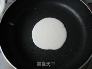 超人气街边小吃—鸡蛋卷饼的做法步骤：3