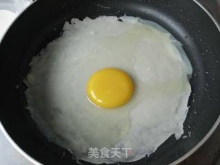 超人气街边小吃—鸡蛋卷饼的做法步骤：5