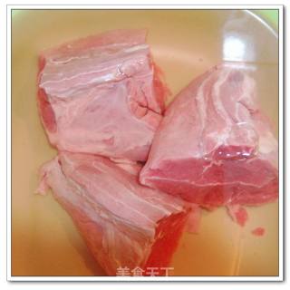 适合于秋冬的绝对美食-----------------五香酱牛肉的做法步骤：1
