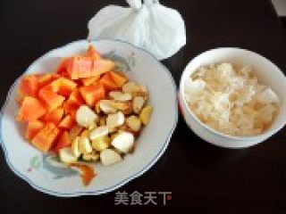 木瓜雪耳栗子糖水的做法步骤：2